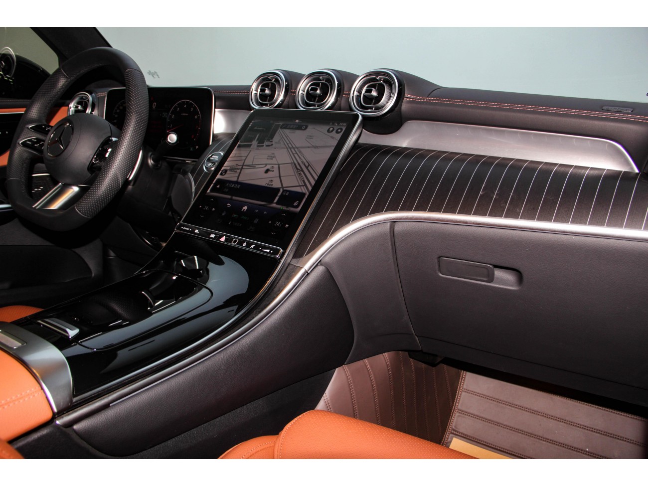 Mercedes-Benz GLC 260 L 2024