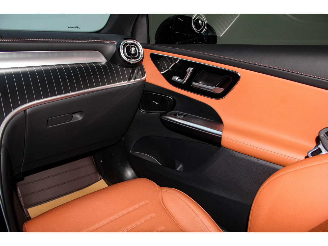 Mercedes-Benz GLC 260 L 2024