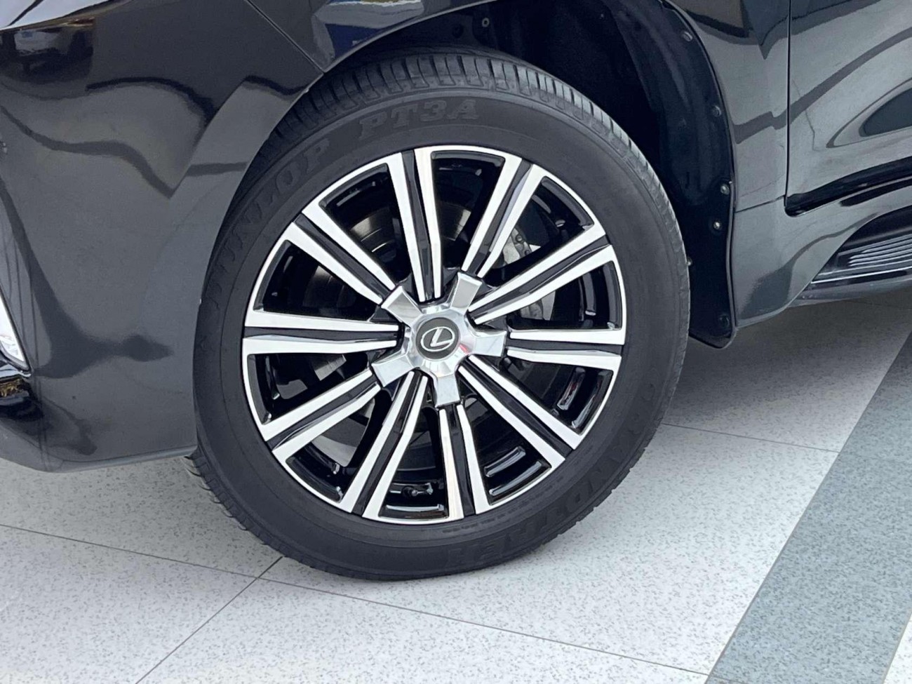 Lexus LX 570 2025