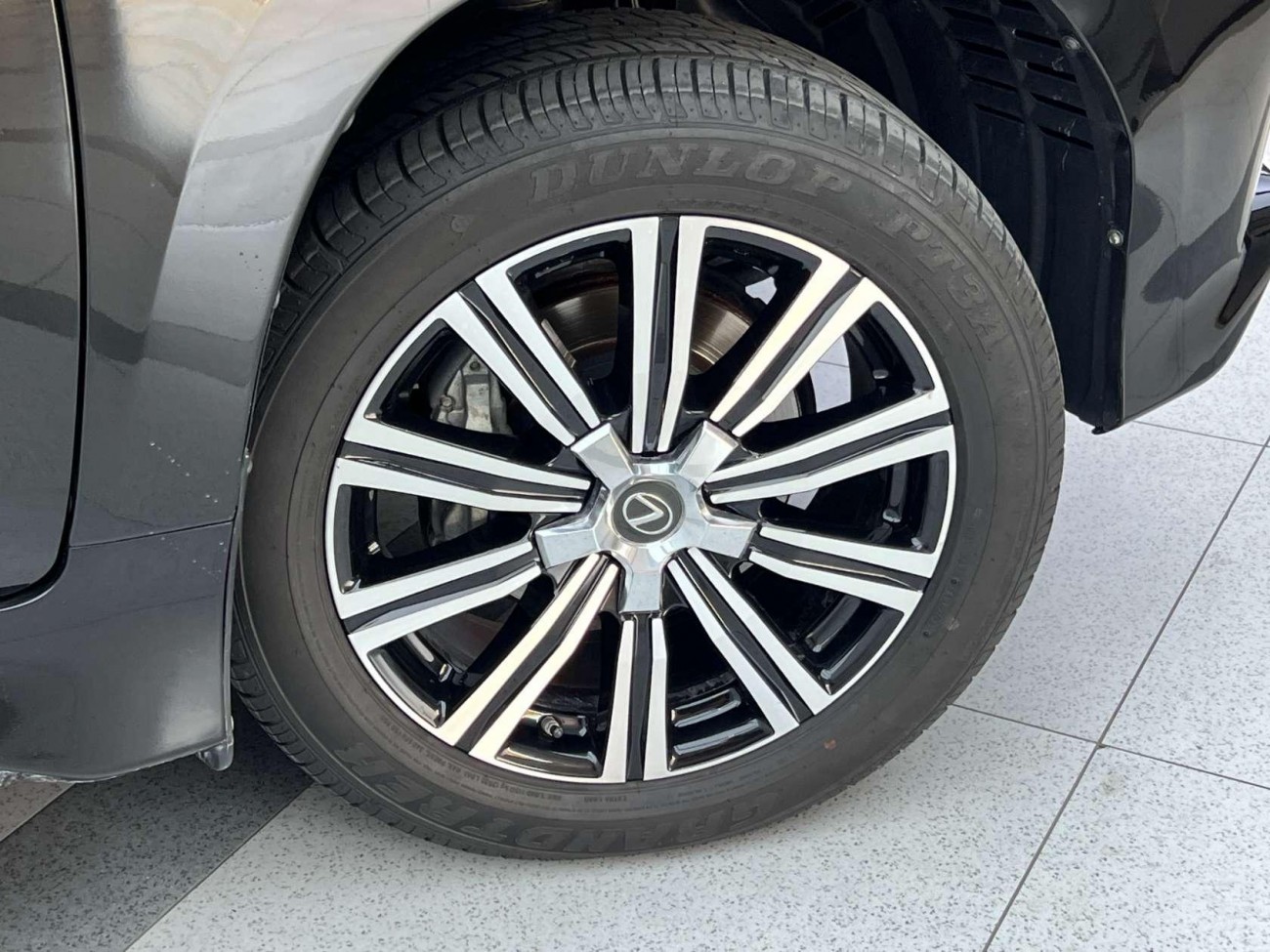 Lexus LX 570 2025