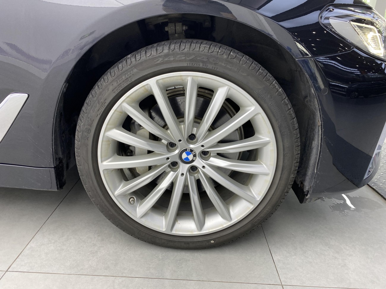 BMW 530Li 2023