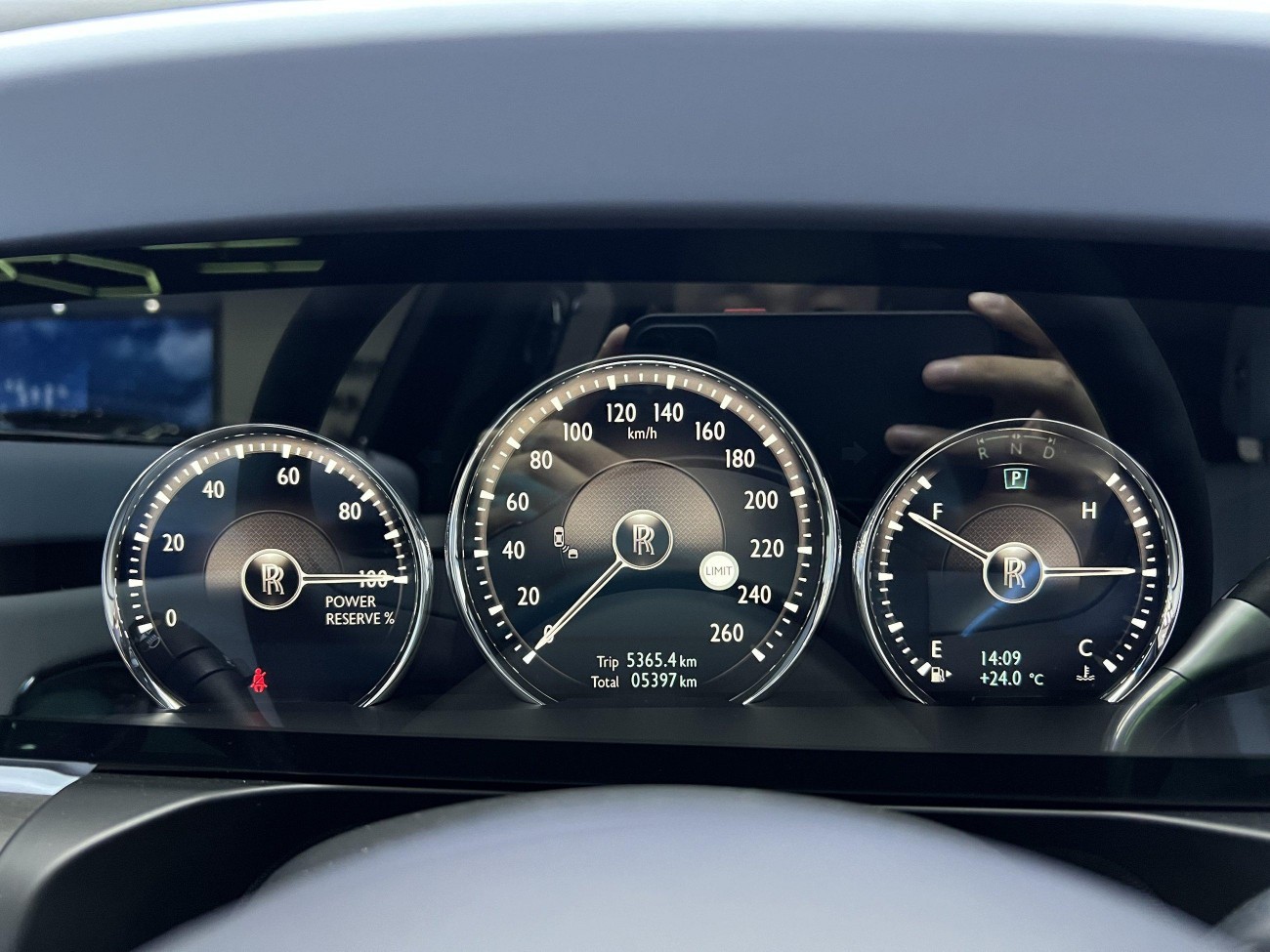 Rolls-Royce Ghost 2025