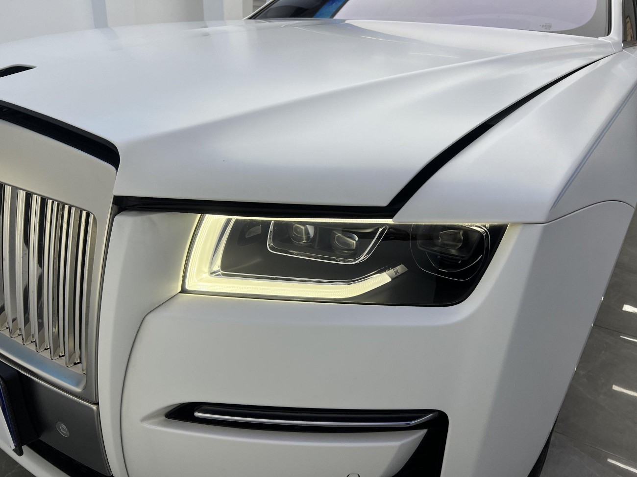 Rolls-Royce Ghost 2025