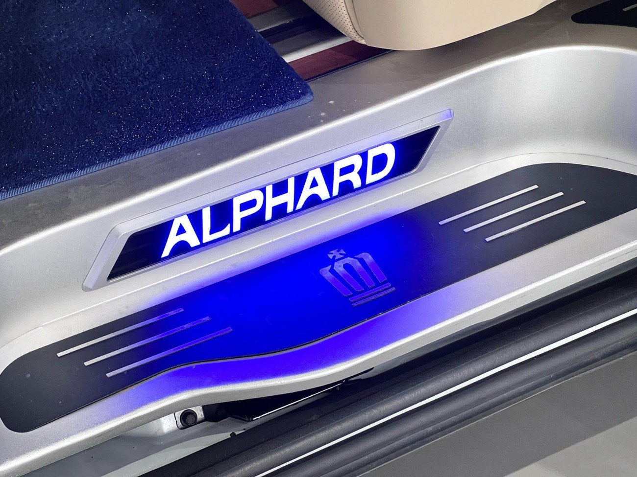 Toyota Alphard 2023