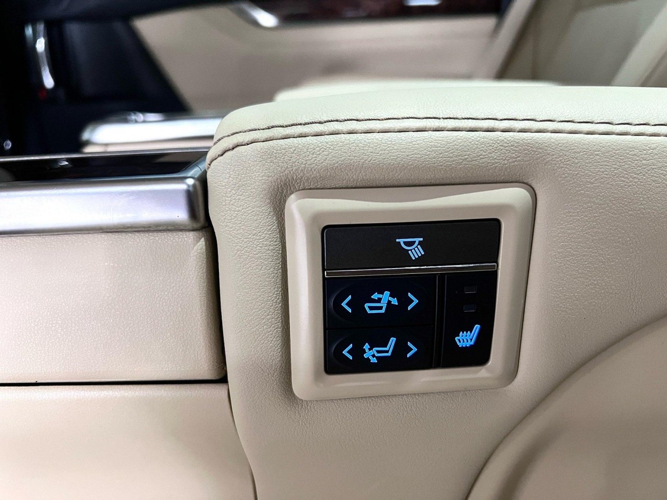 Toyota Alphard 2023