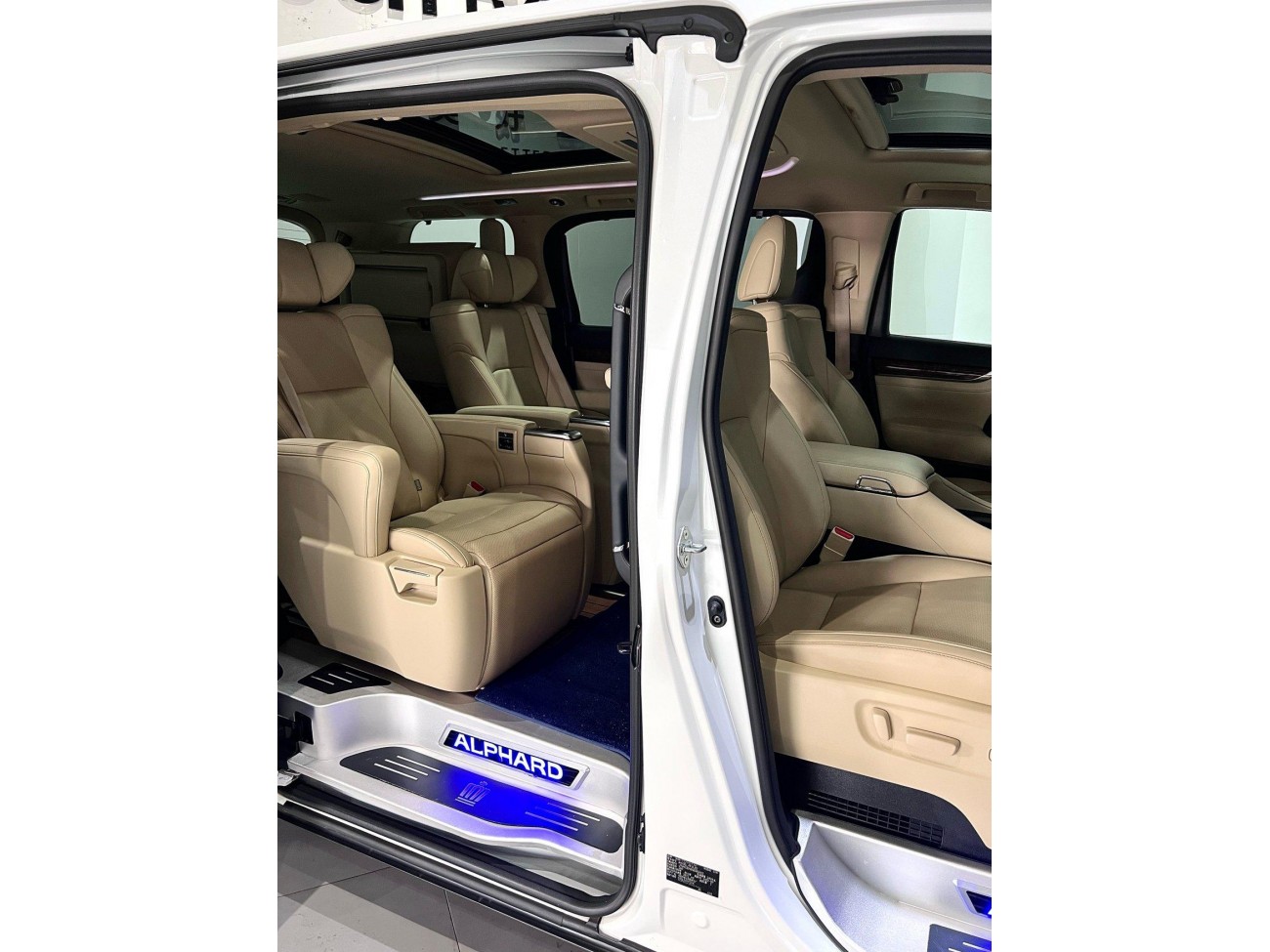 Toyota Alphard 2023