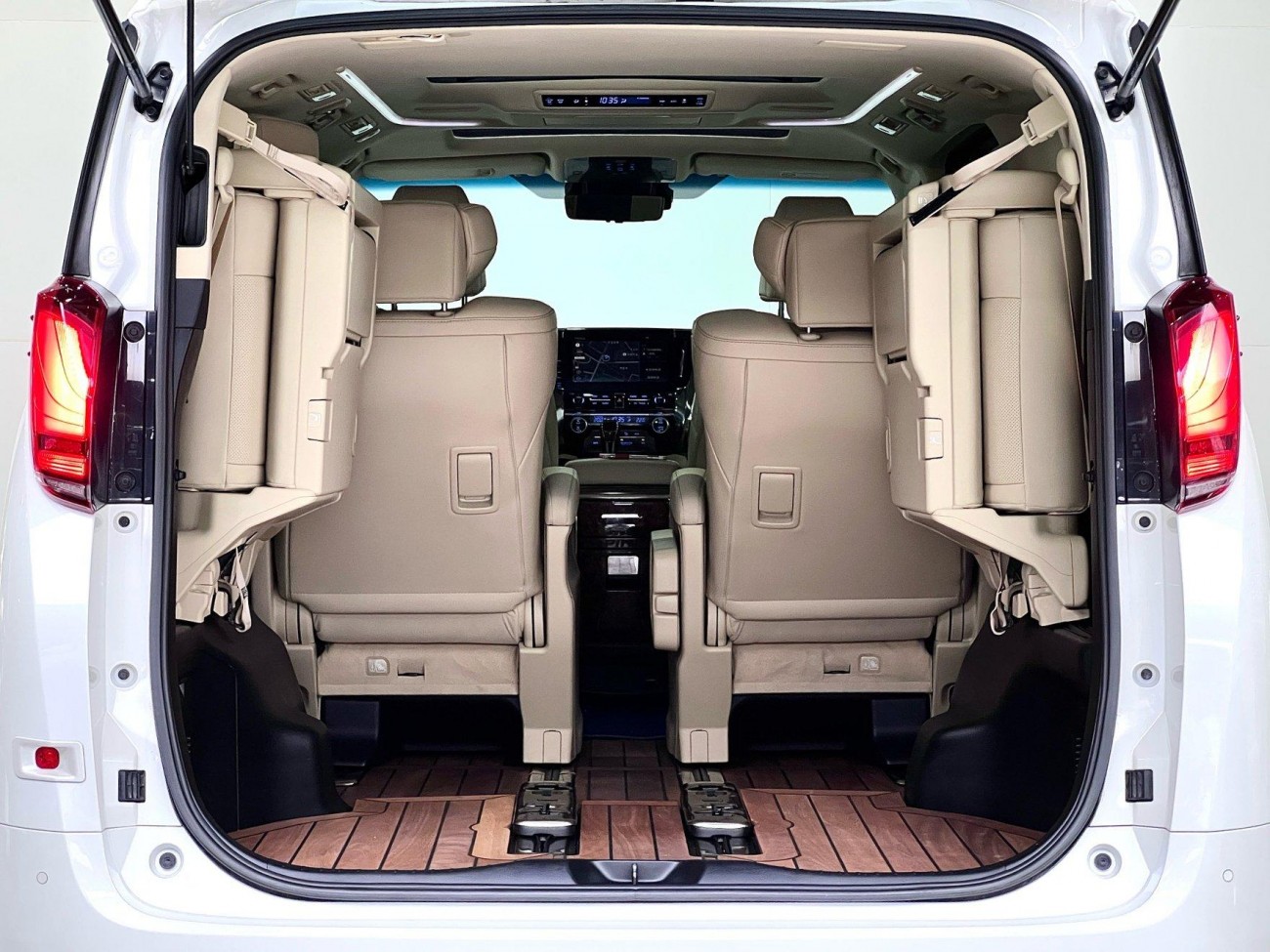 Toyota Alphard 2023