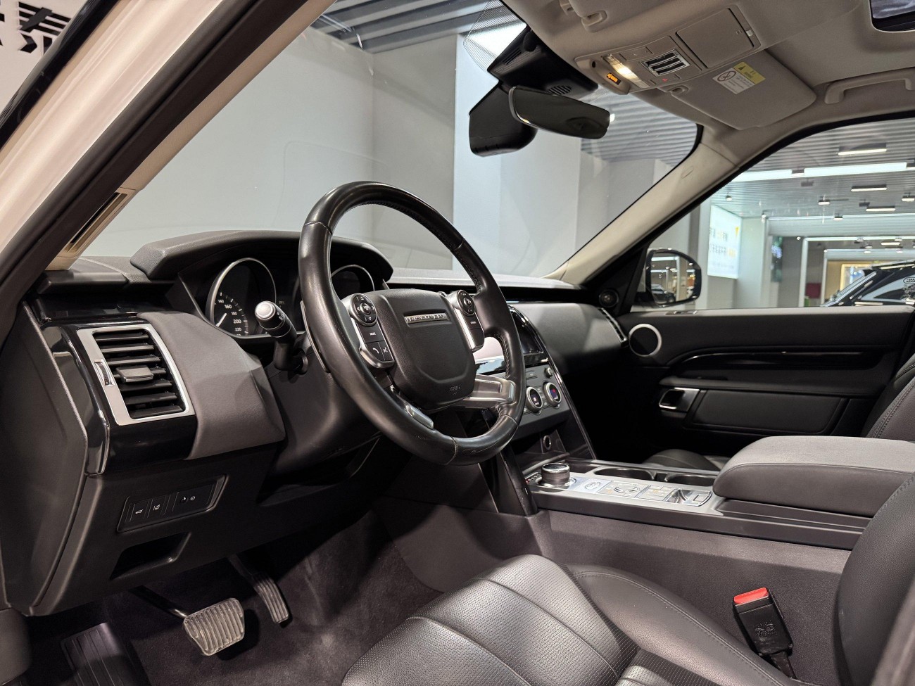 Land Rover Discovery 2018