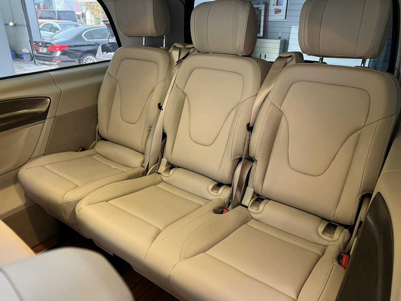Mercedes-Benz V 2023