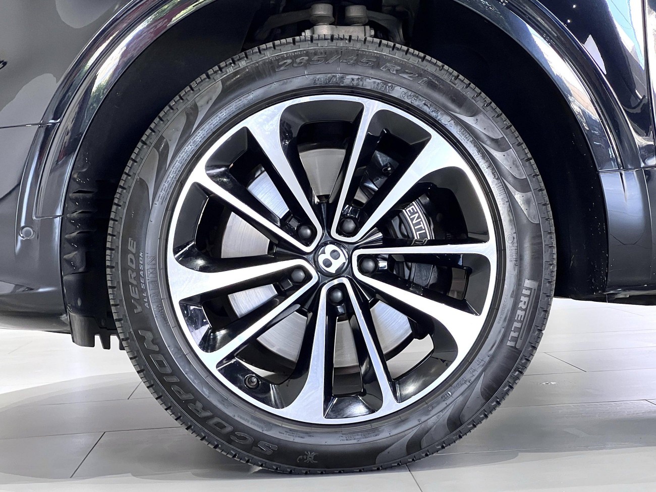 Bentley Bentayga 2021