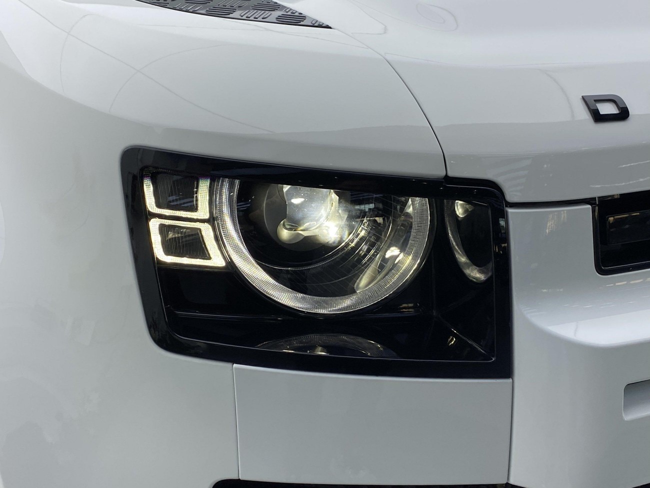 Land Rover Defender 2022