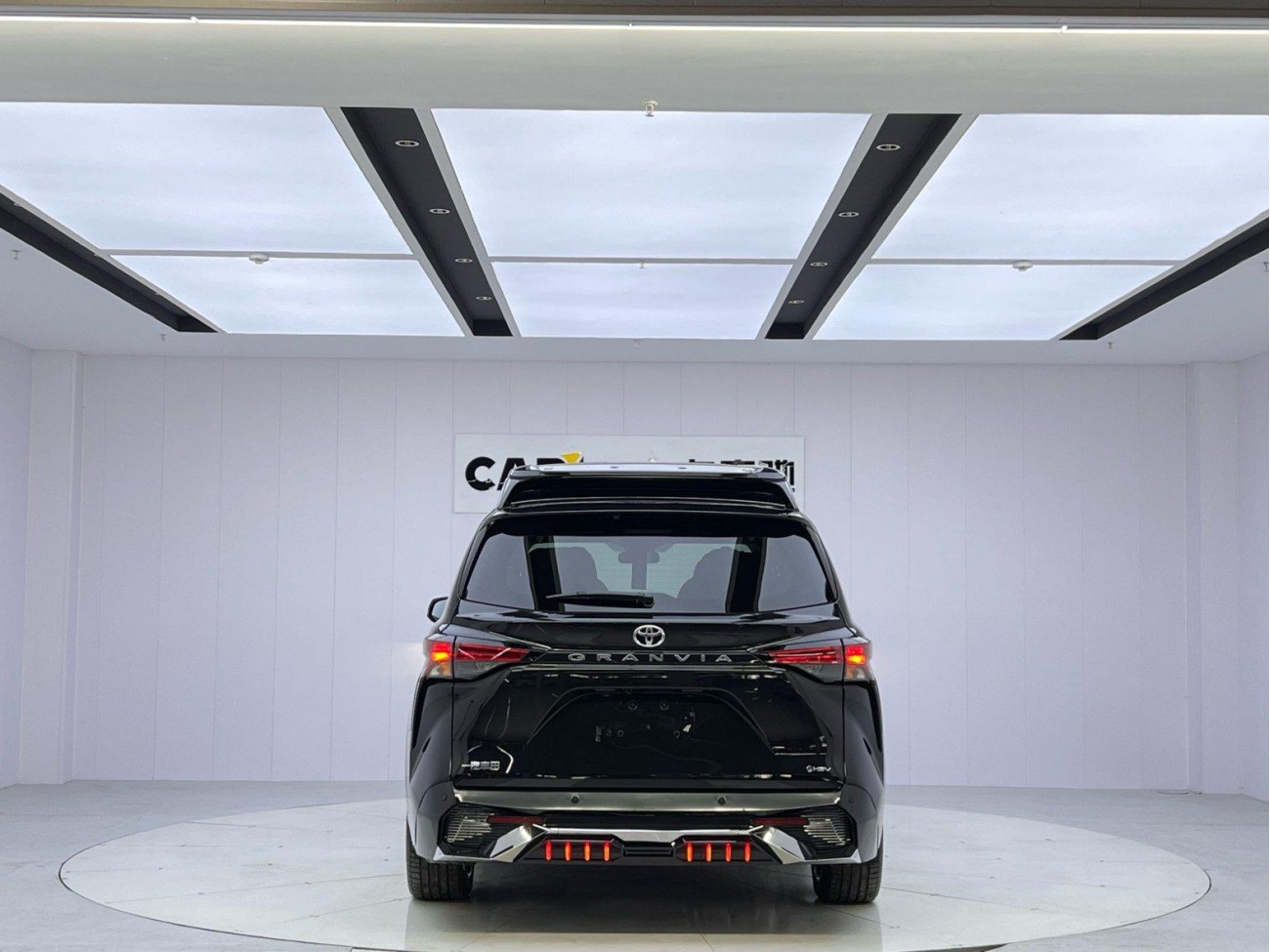 Toyota Granvia 2025