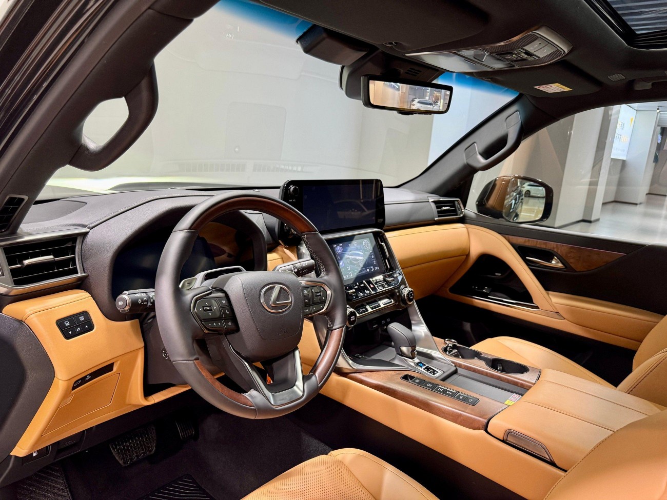 Lexus LX 700h 2025