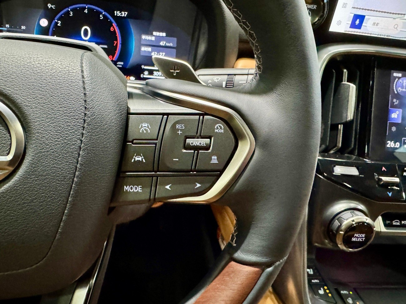Lexus LX 700h 2025