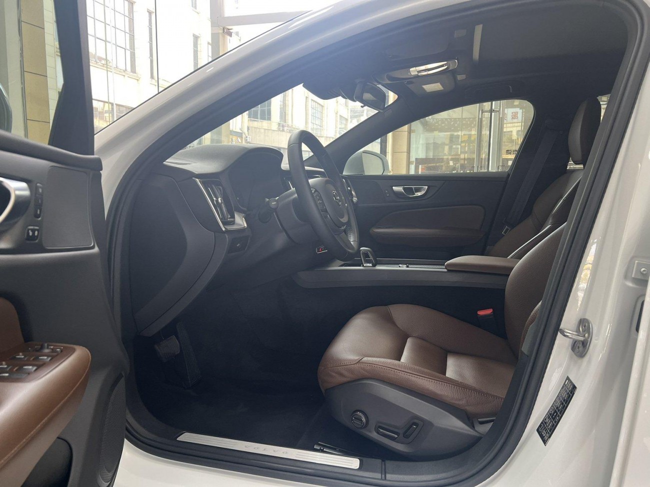 Volvo S60 2023