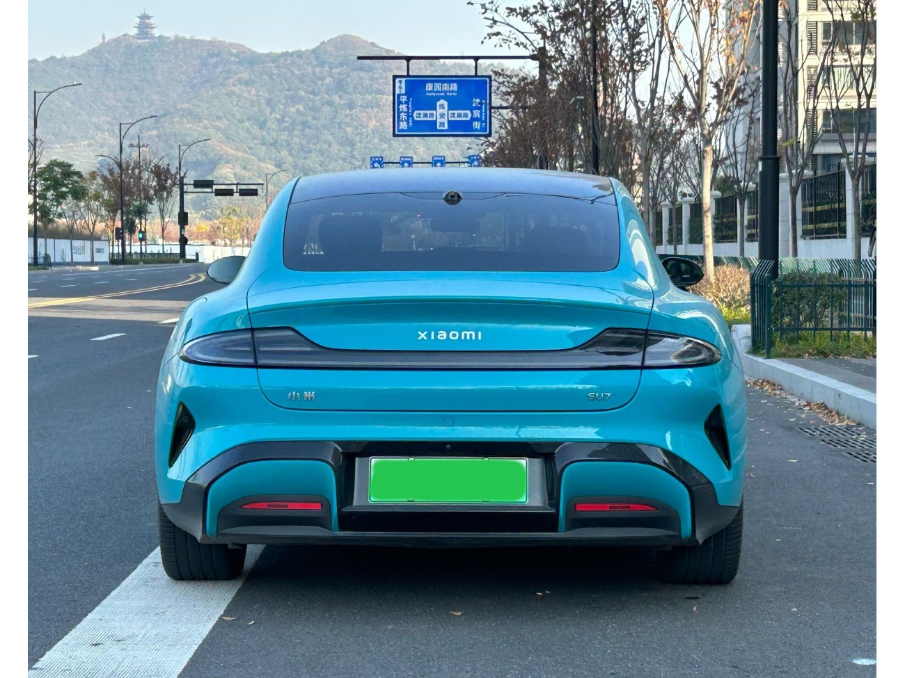 Xiaomi SU7 2025