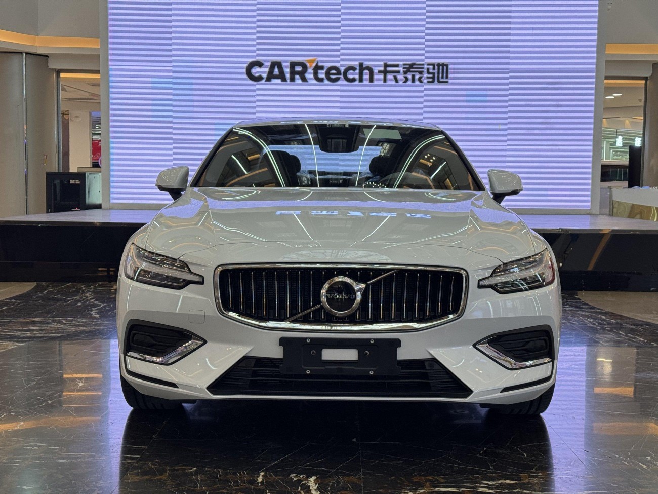 Volvo S60 2025
