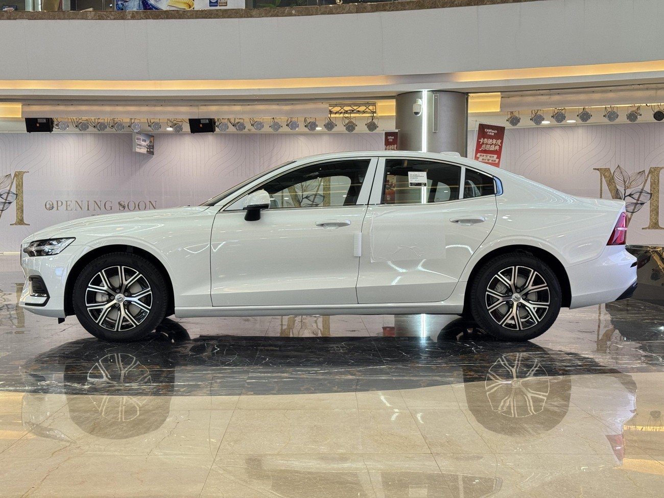 Volvo S60 2025
