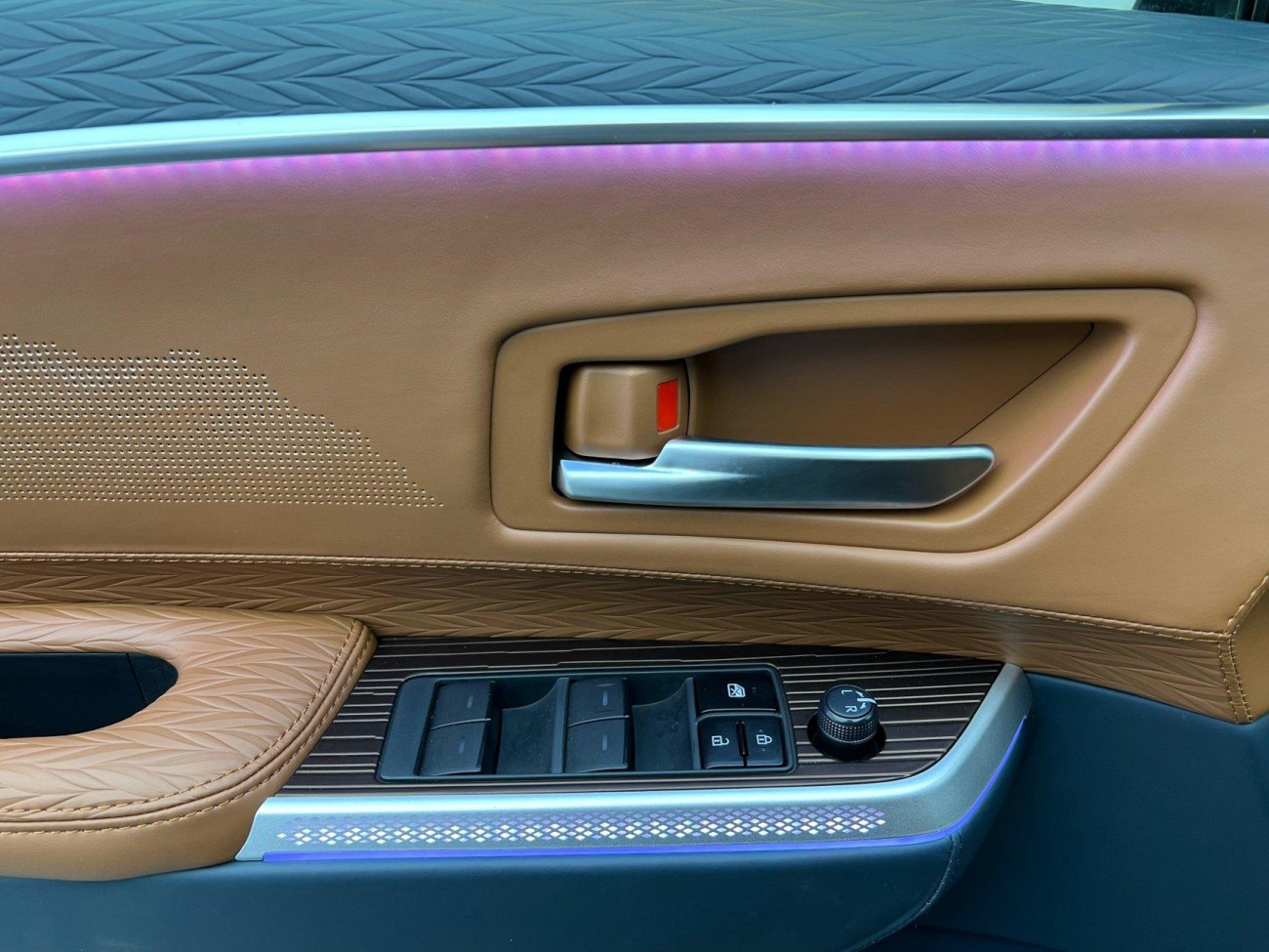 Toyota Granvia 2024