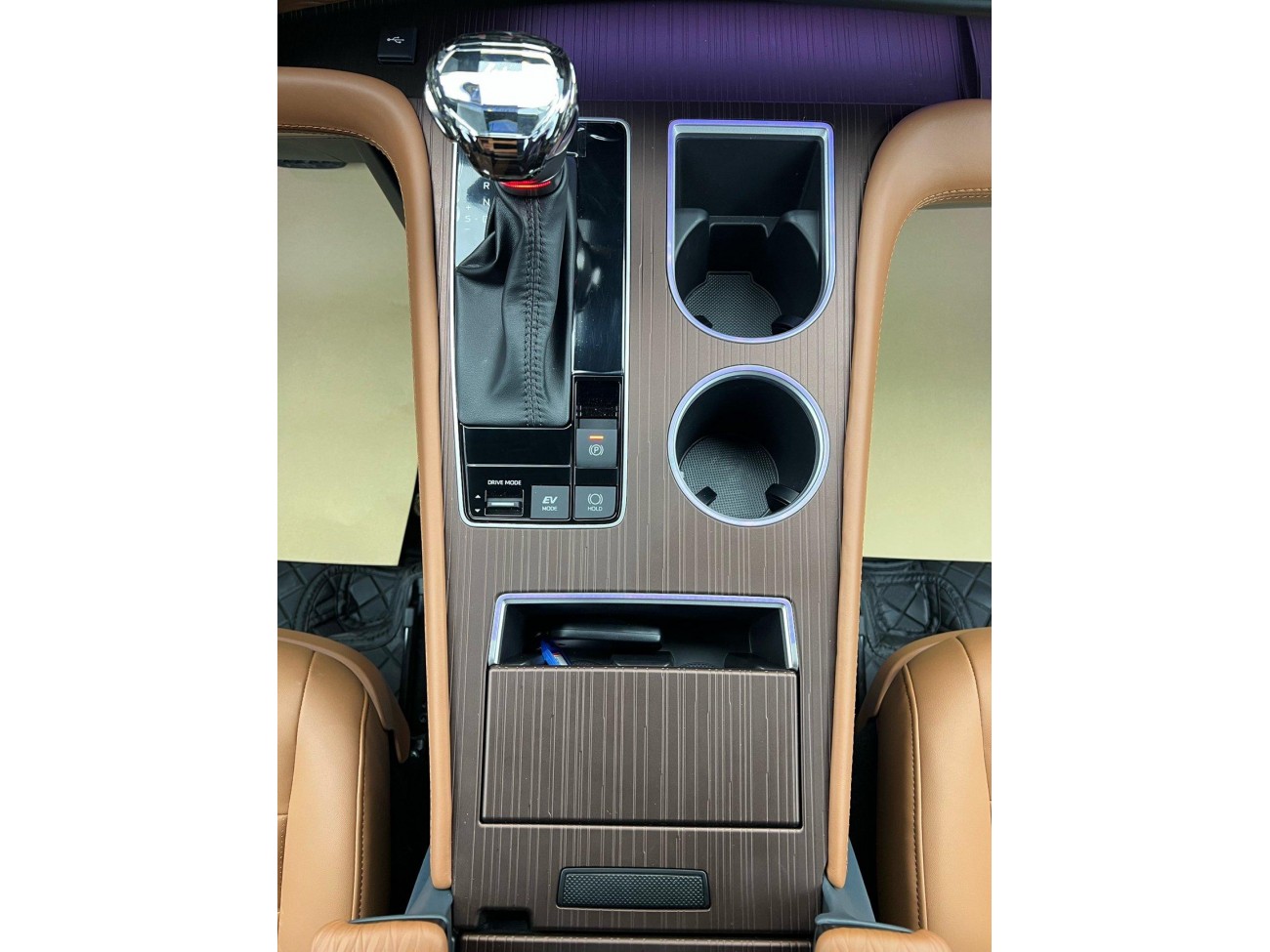 Toyota Granvia 2024
