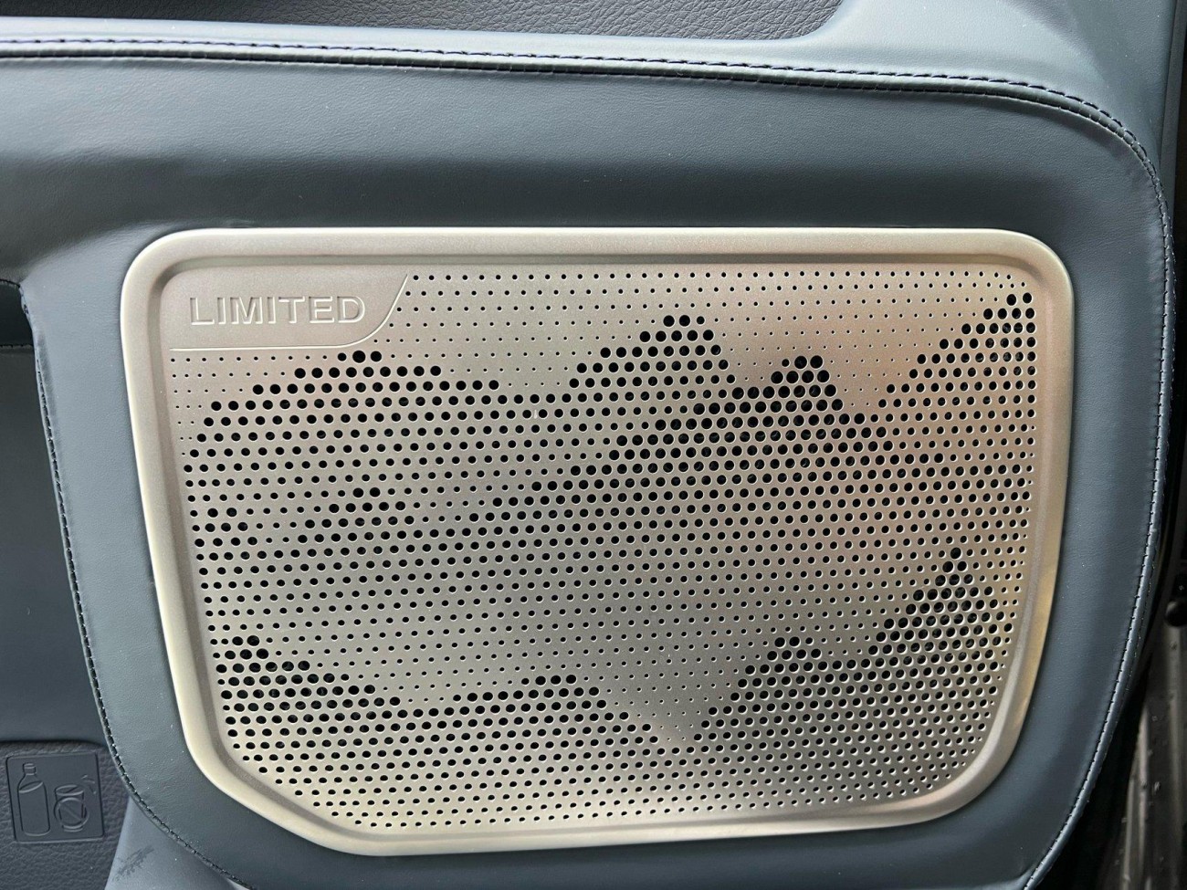 Toyota Granvia 2024