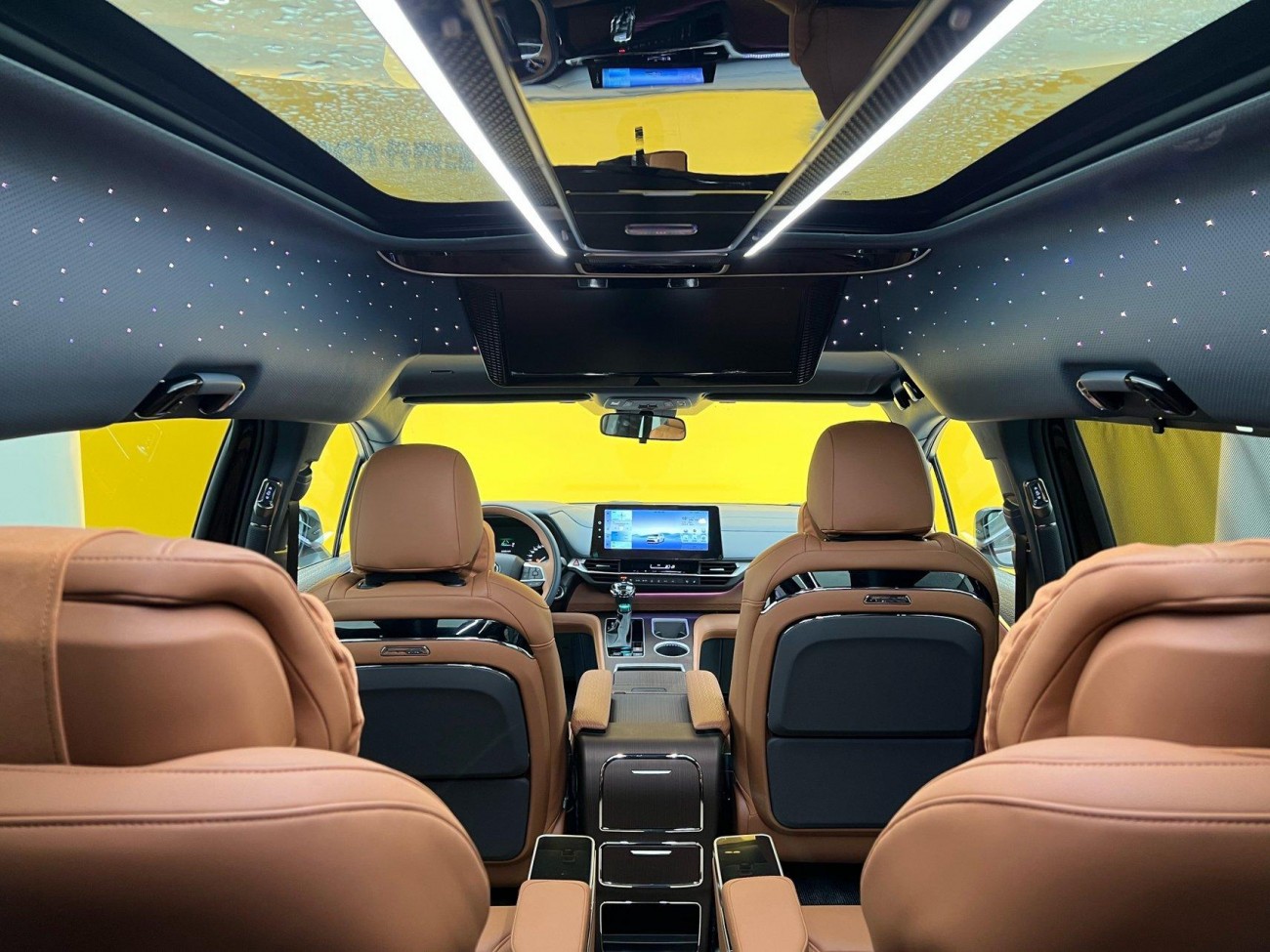 Toyota Granvia 2024