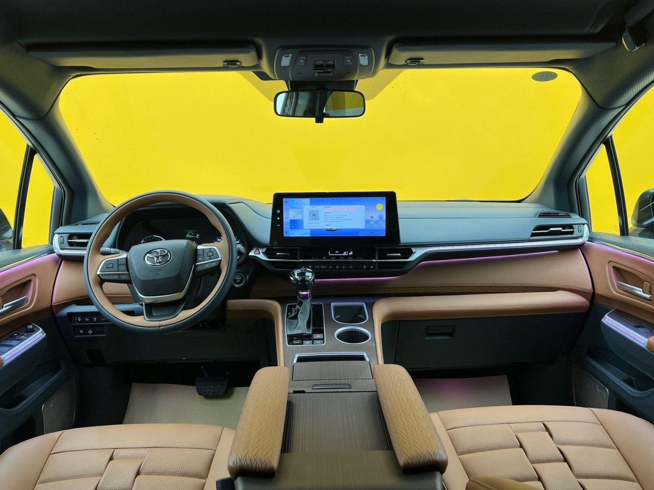 Toyota Granvia 2024
