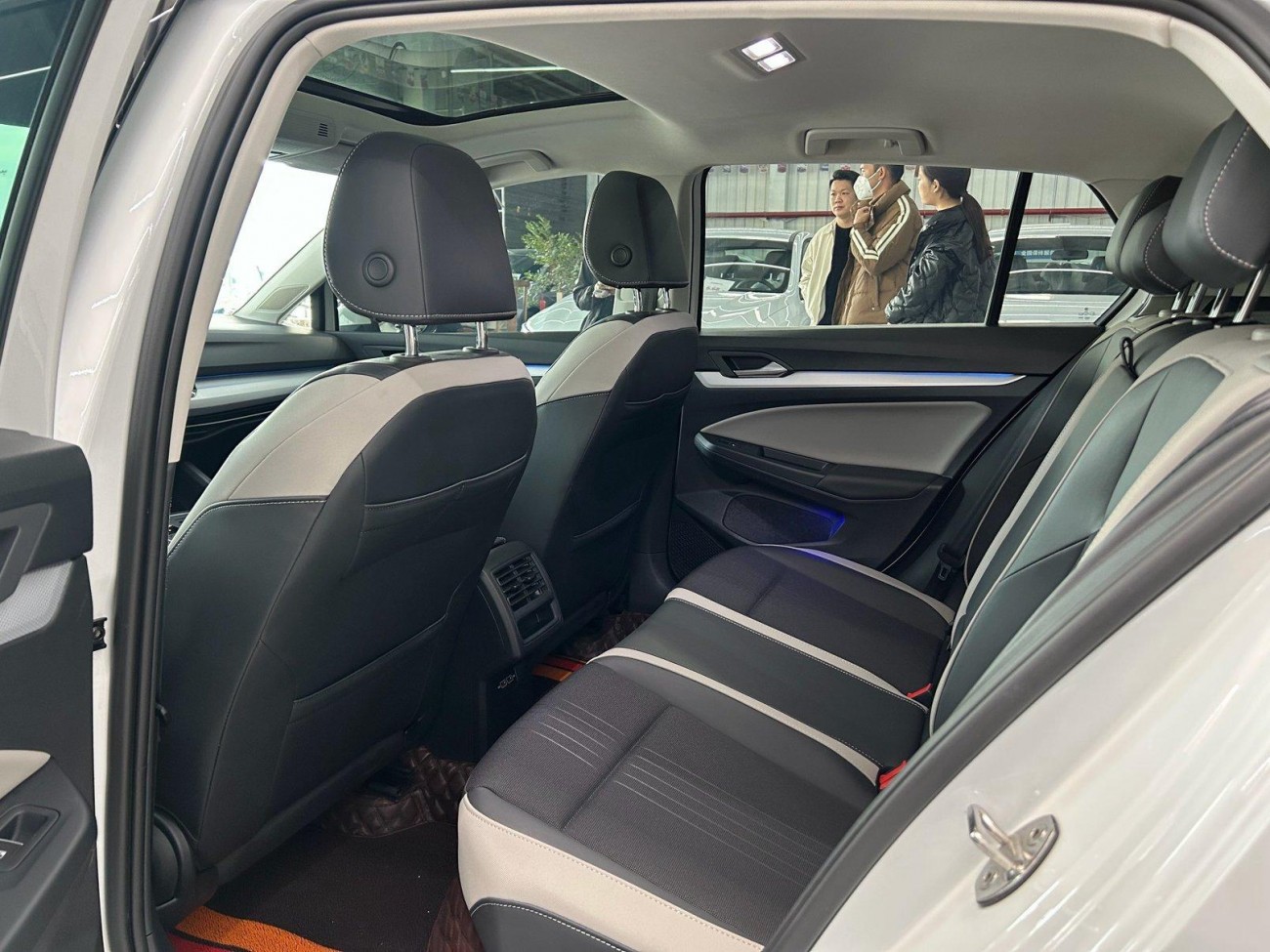 Volkswagen Golf 2024