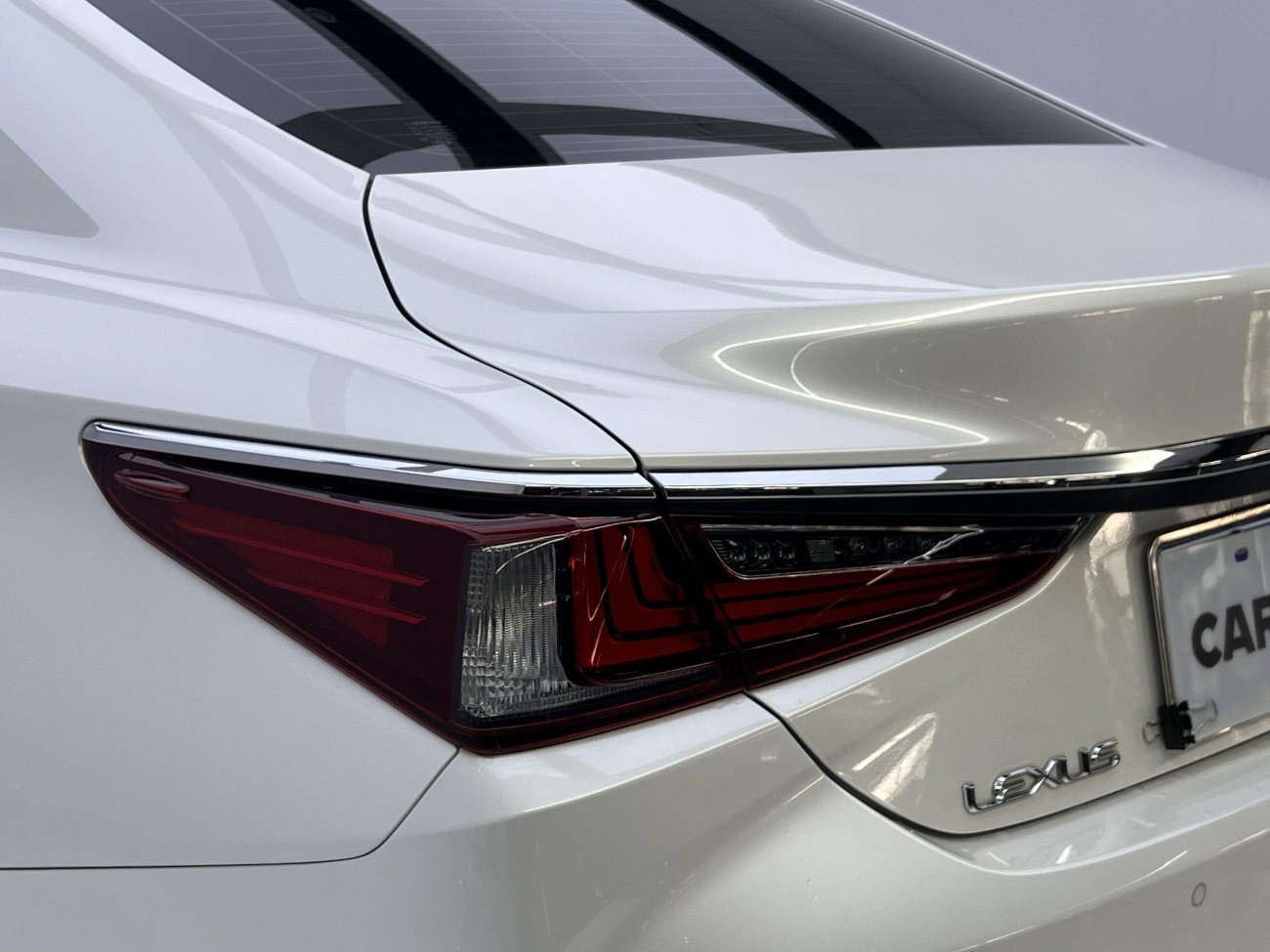 Lexus ES 200 2024