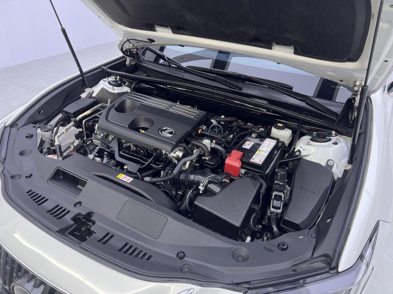 Lexus ES 200 2024
