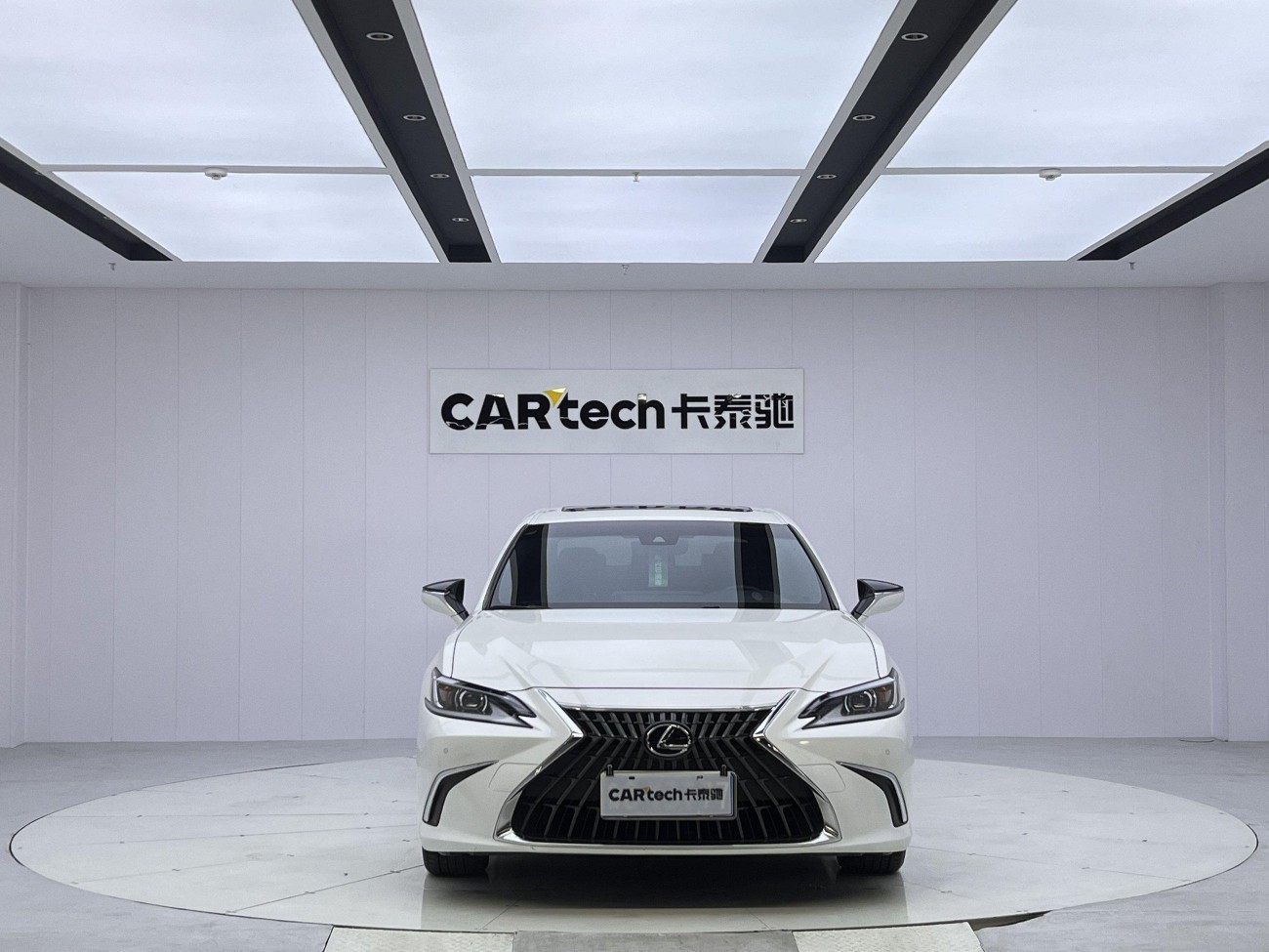 Lexus ES 200 2024