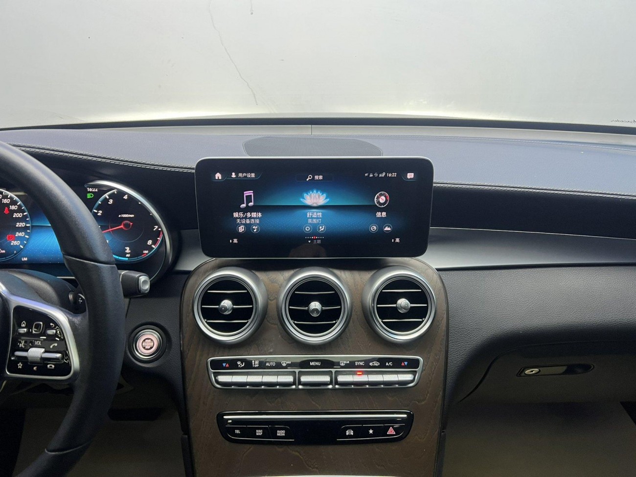 Mercedes-Benz GLC 260 L 2020