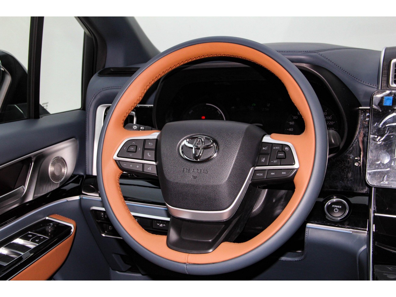 Toyota Granvia 2025