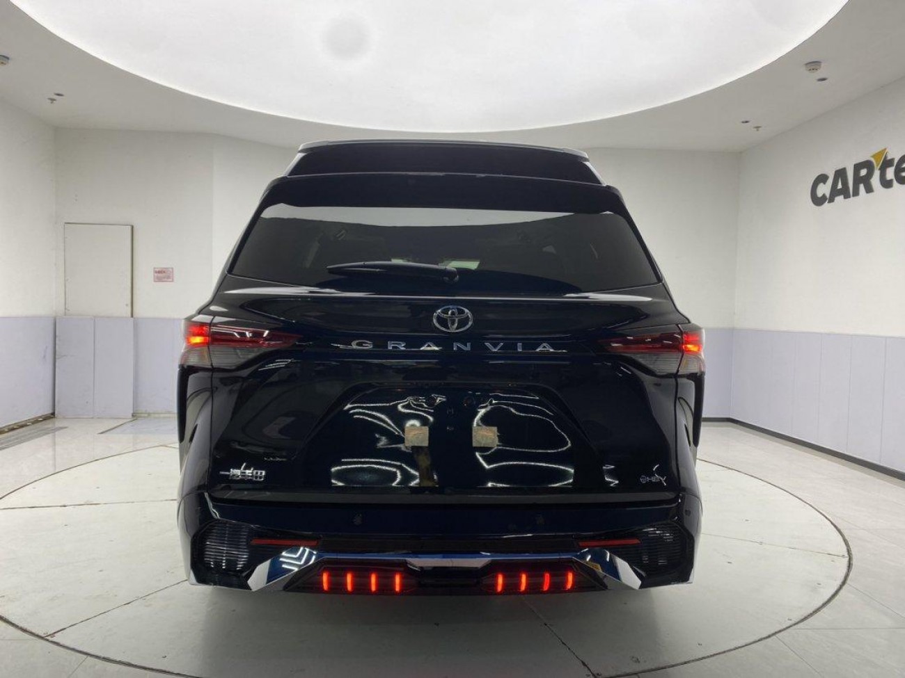 Toyota Granvia 2025