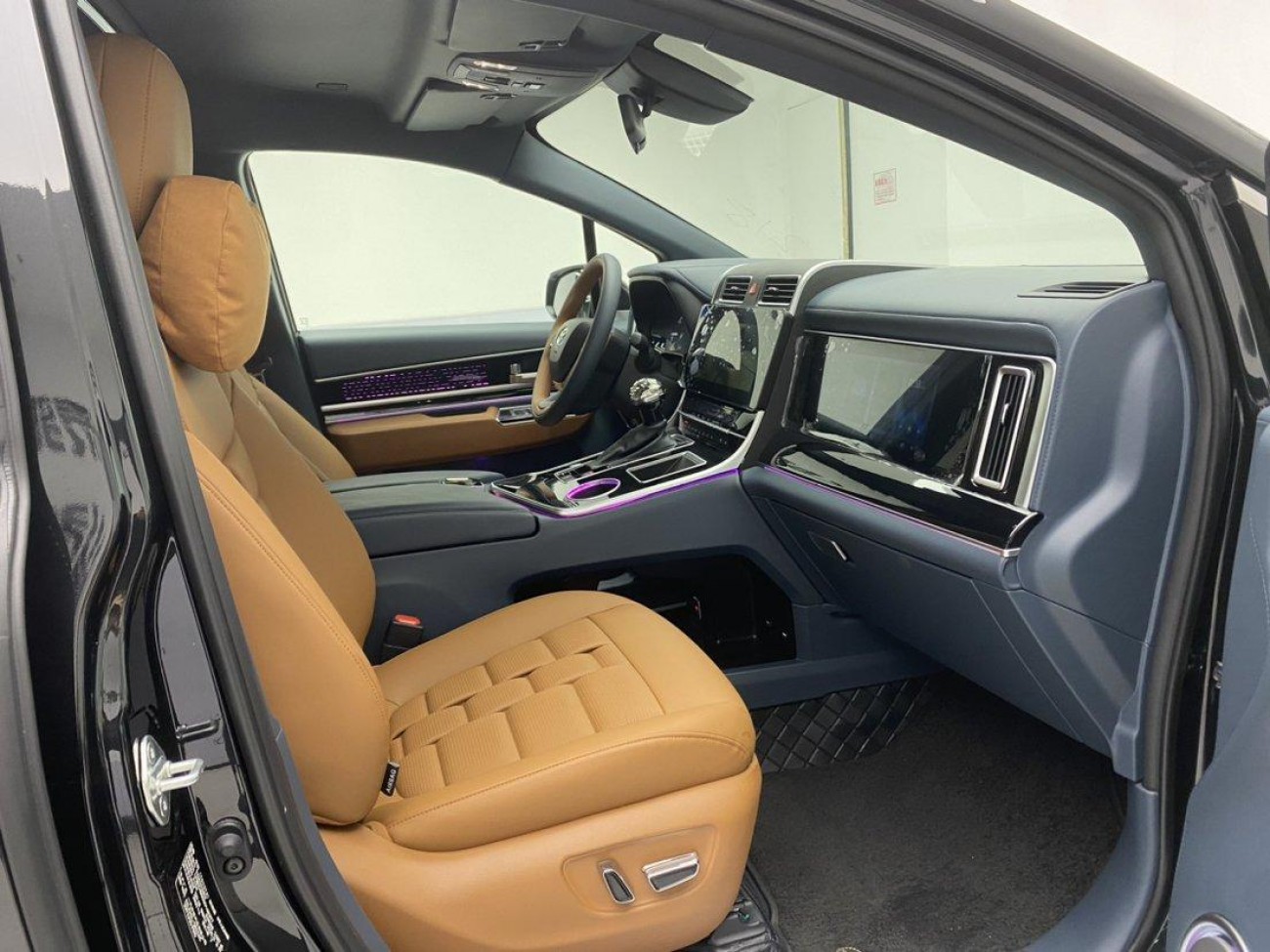 Toyota Granvia 2025