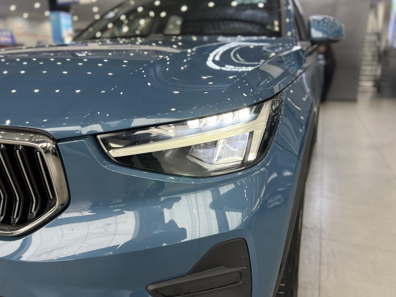 Volvo XC40 2025
