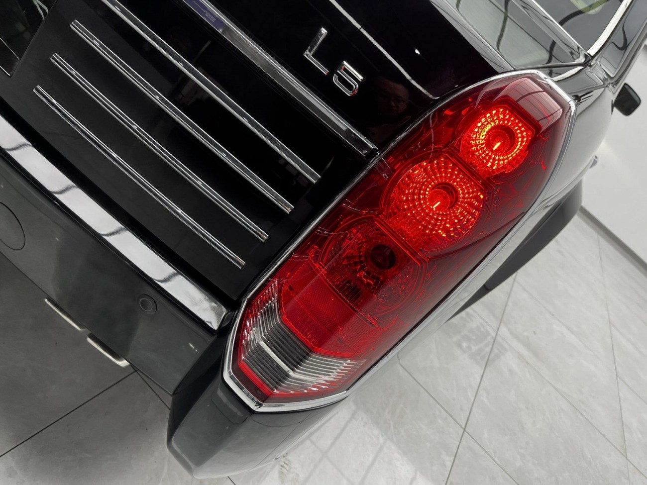 Hongqi L5 2025