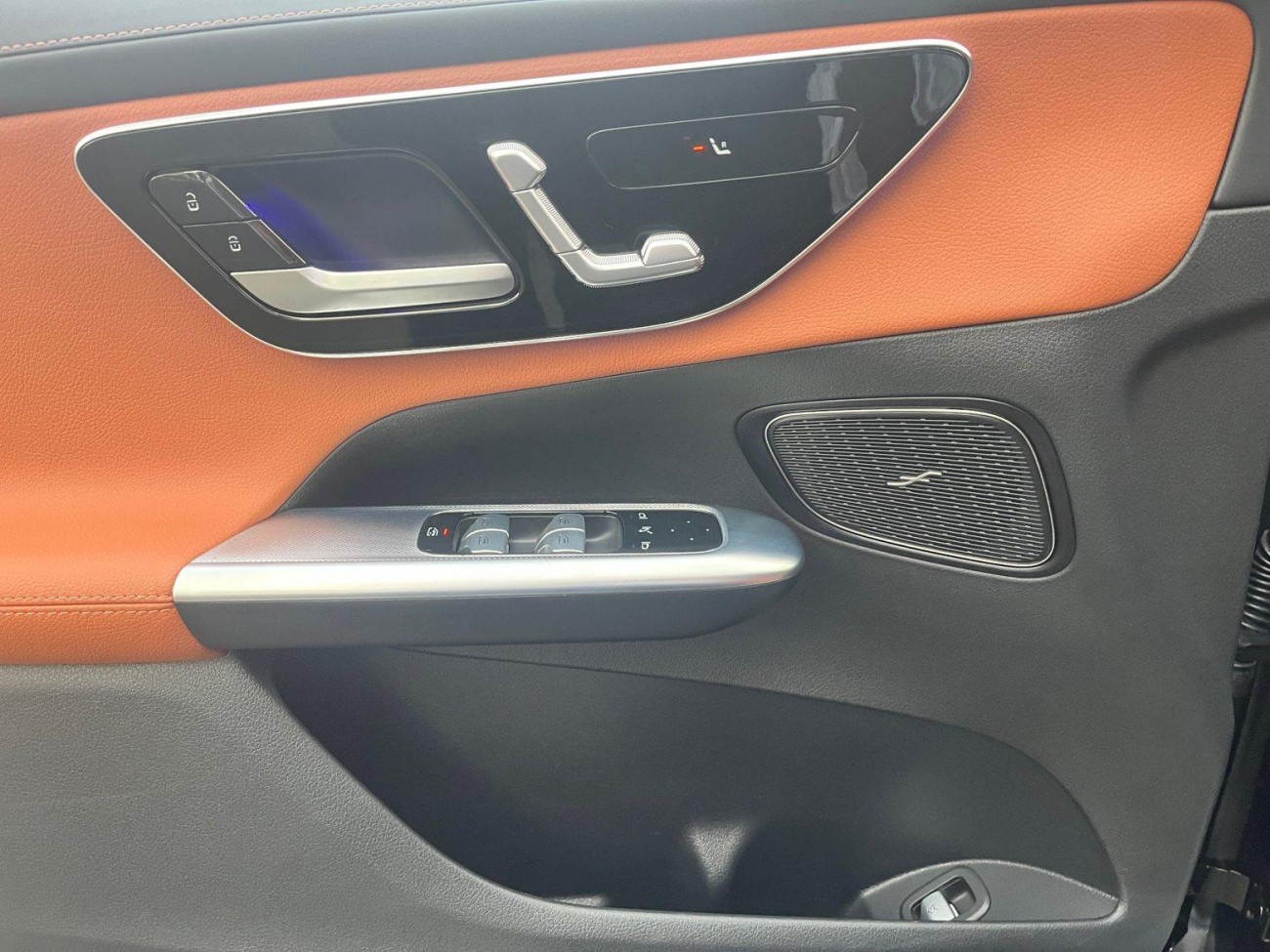 Mercedes-Benz GLC 260 L 2023