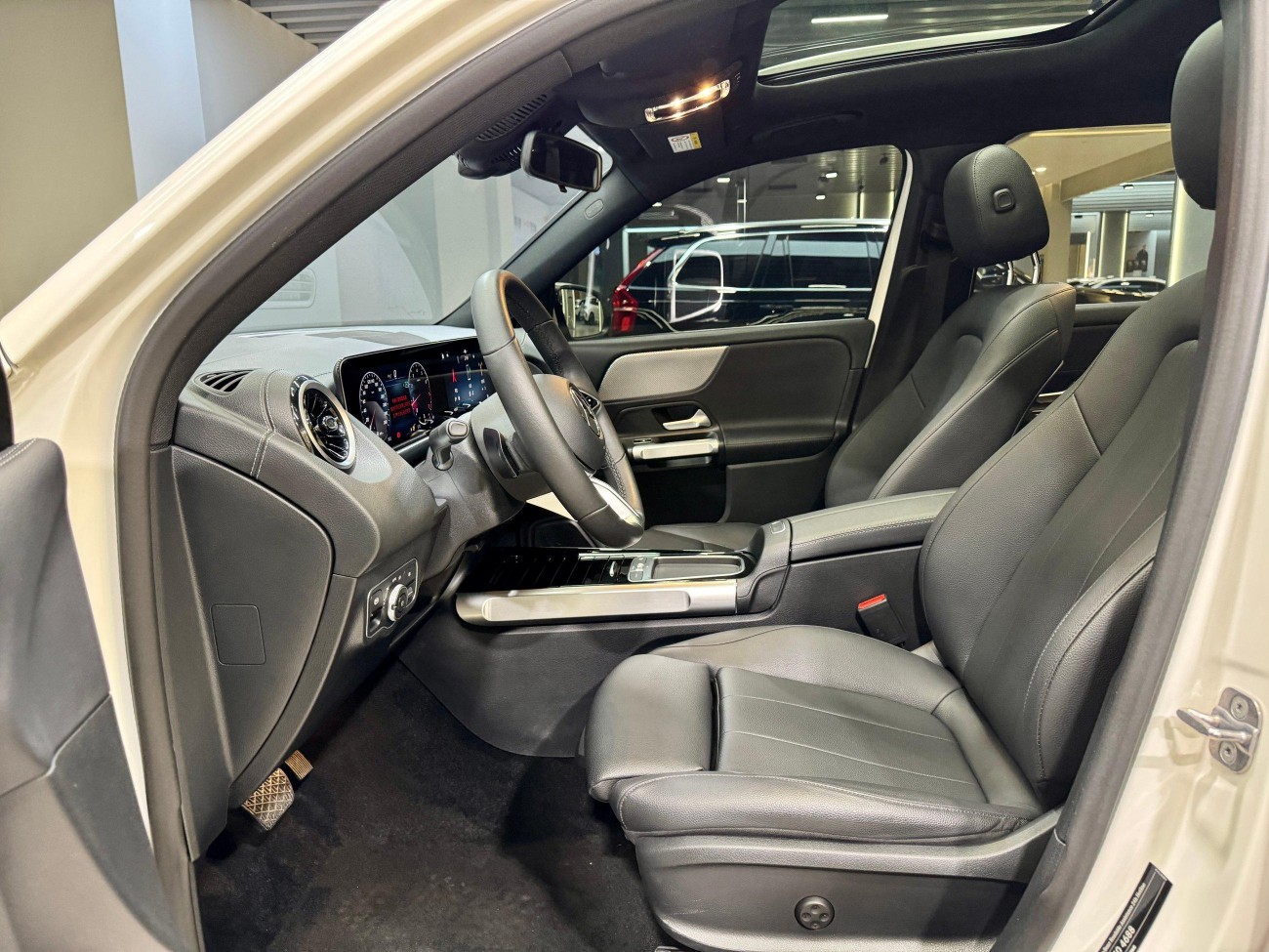 Mercedes-Benz GLB 2025