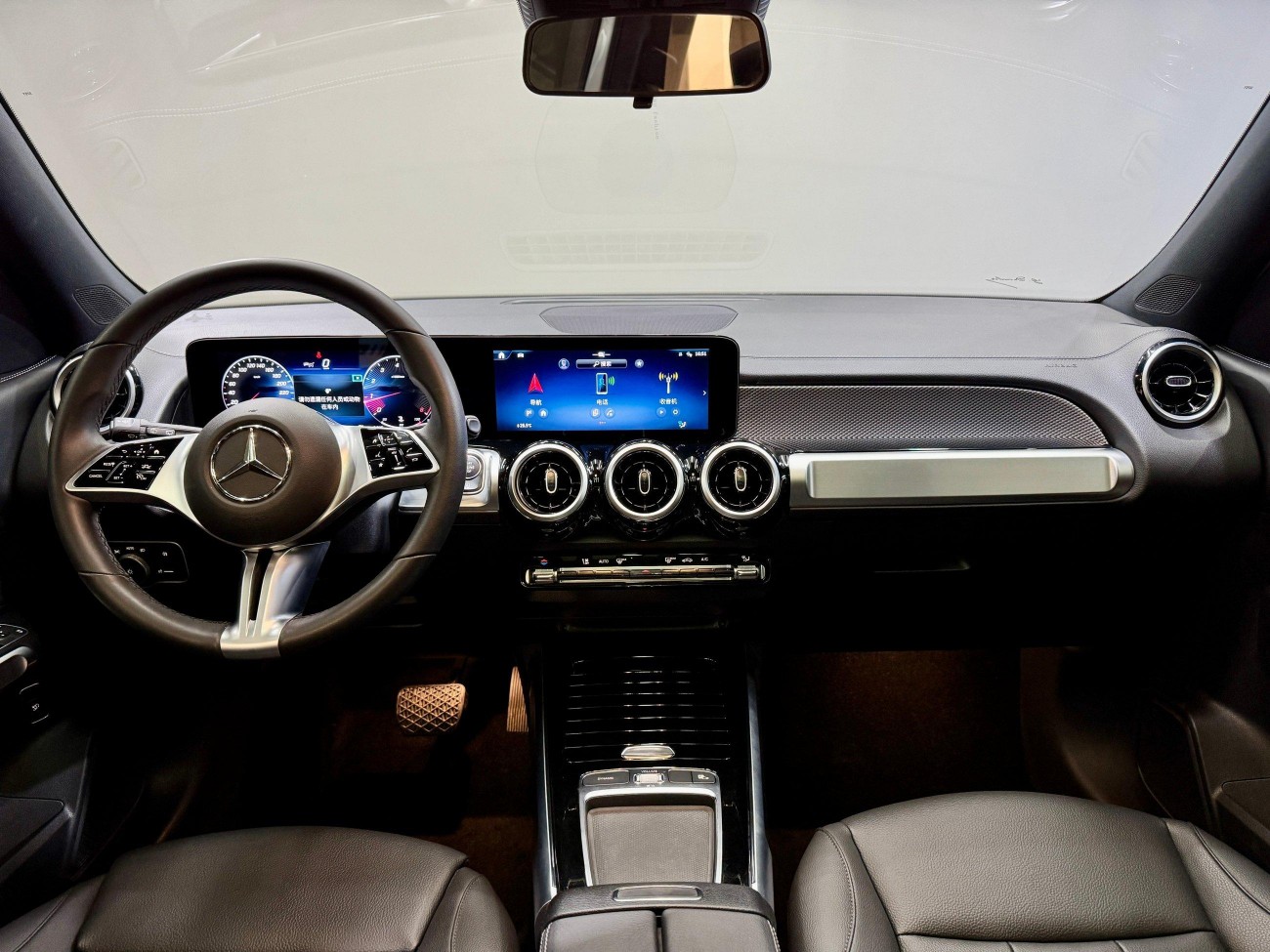 Mercedes-Benz GLB 2025