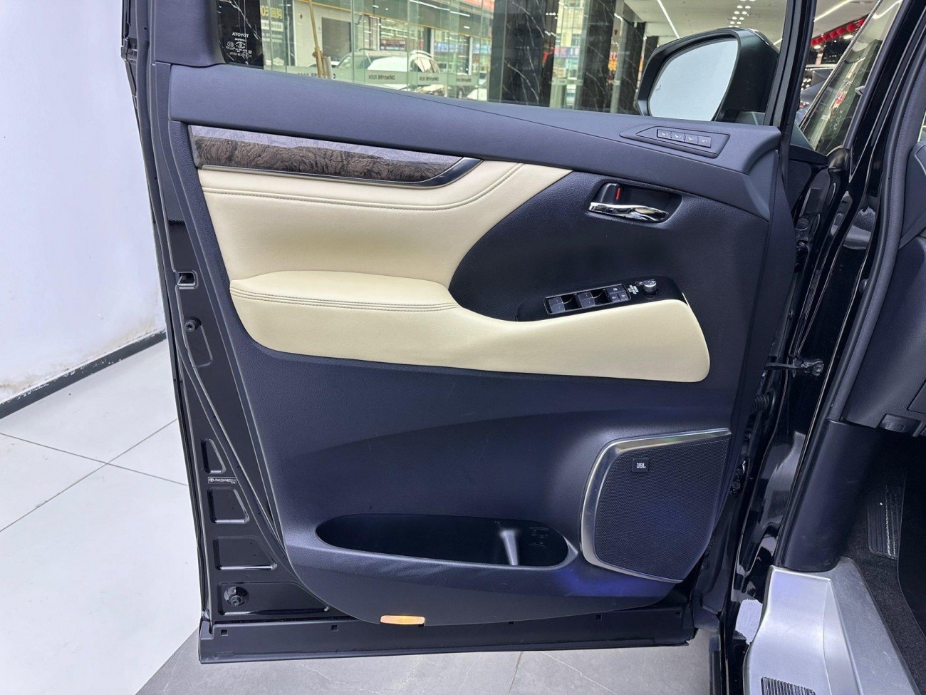 Toyota Alphard 2022