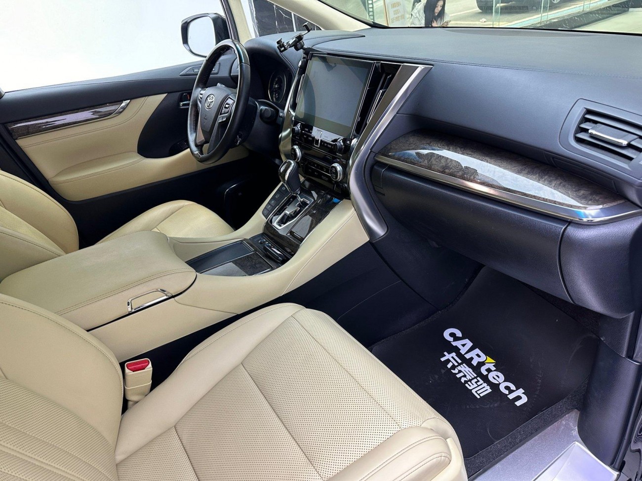 Toyota Alphard 2022