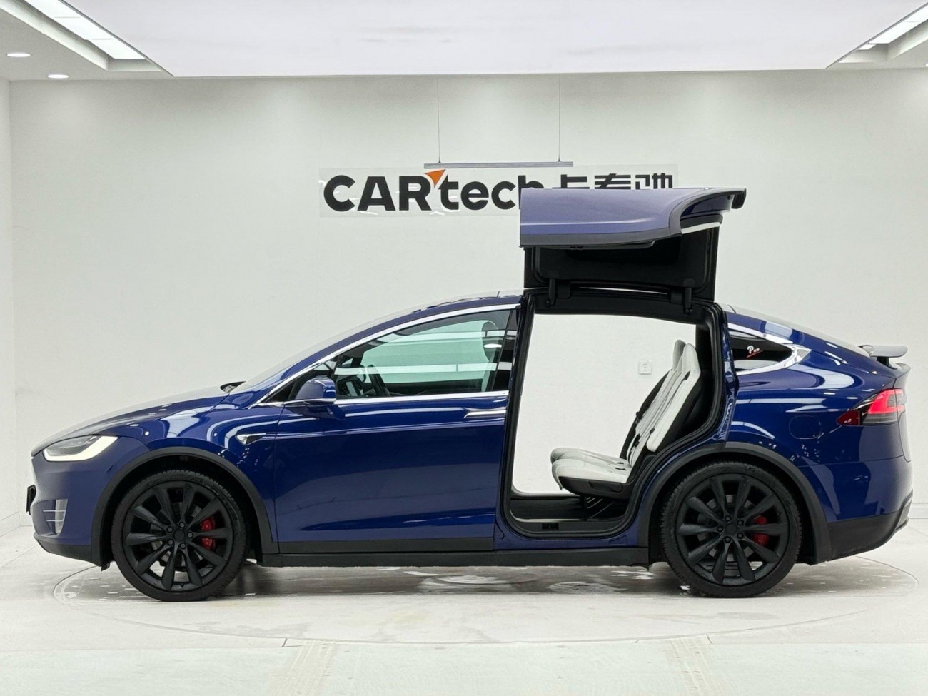 Tesla Model X 2020