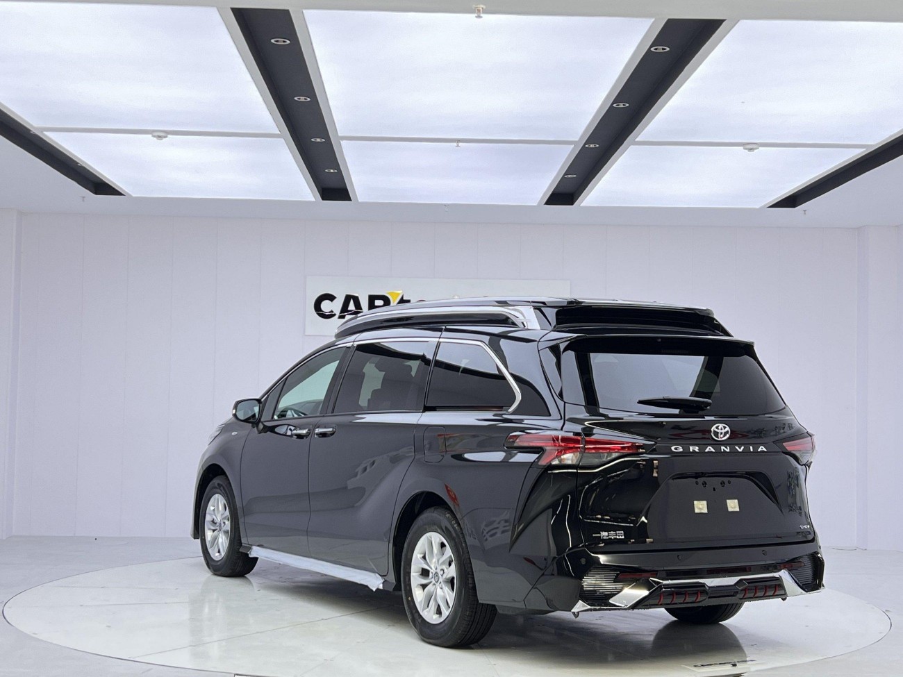 Toyota Granvia 2025