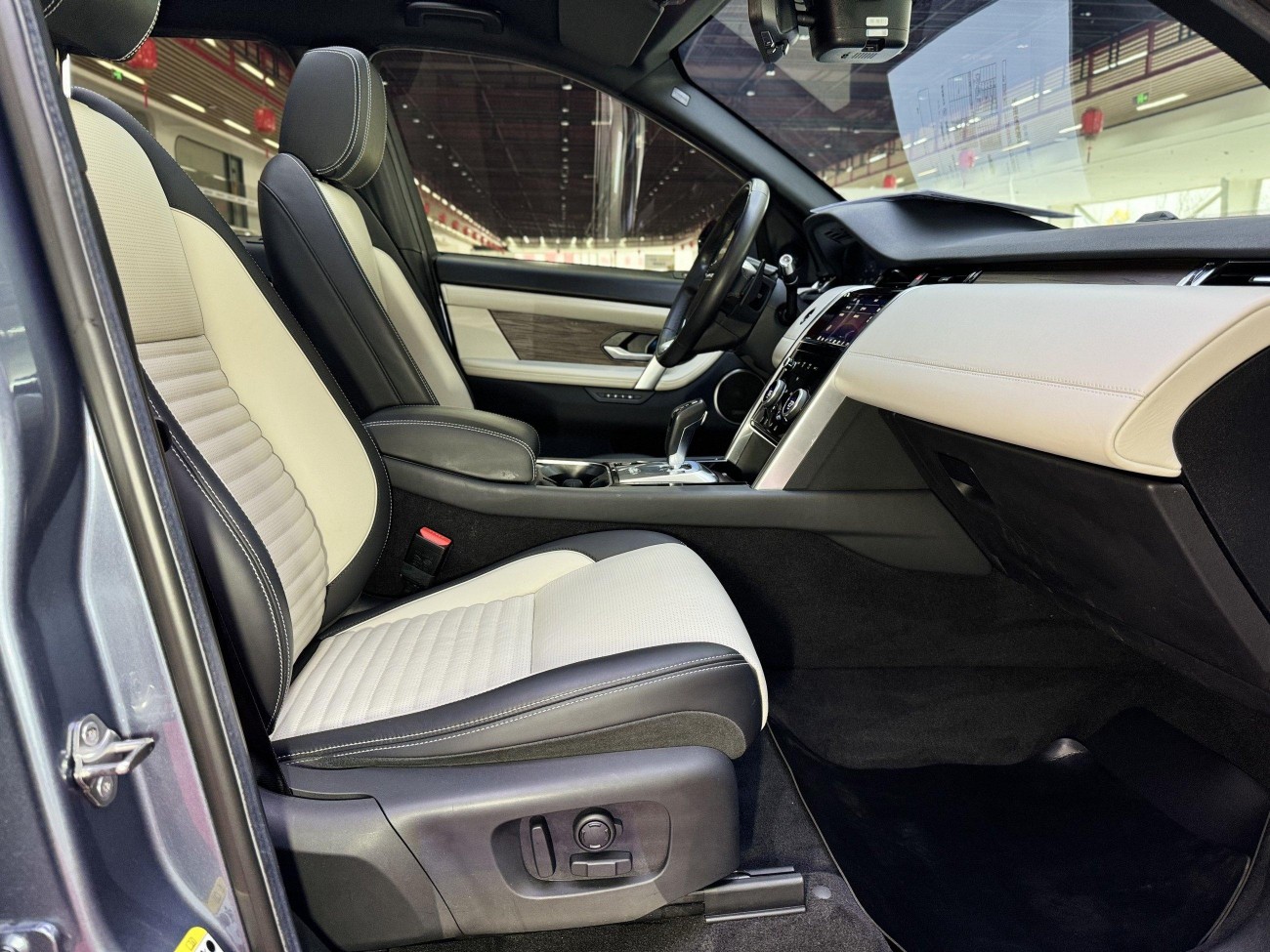 Land Rover Discovery Sport 2021