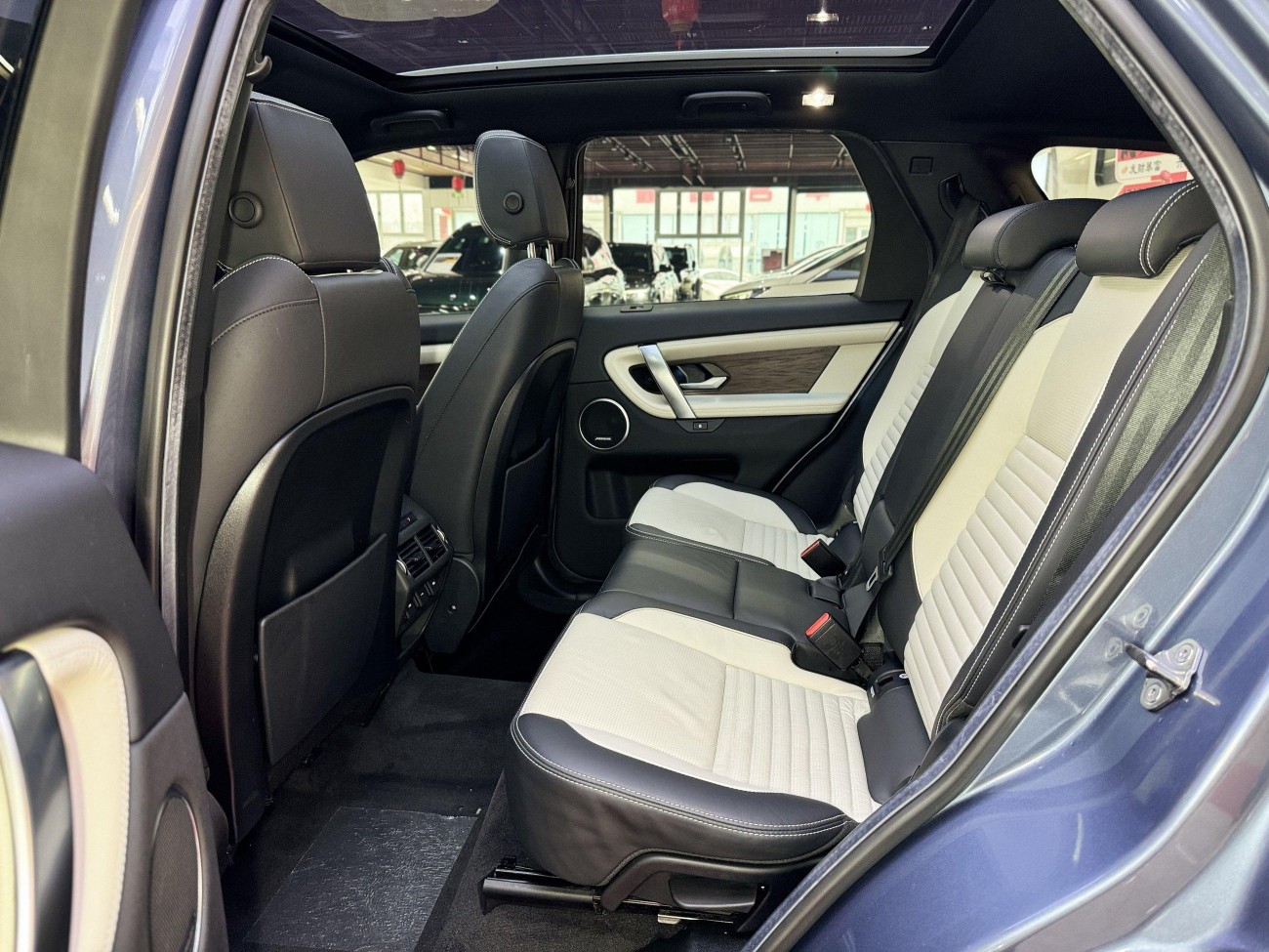 Land Rover Discovery Sport 2021