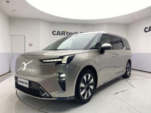 Volvo EM90 2024