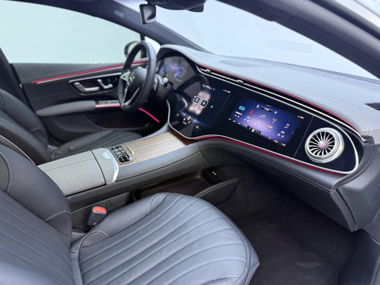 Mercedes-Benz EQS 2024