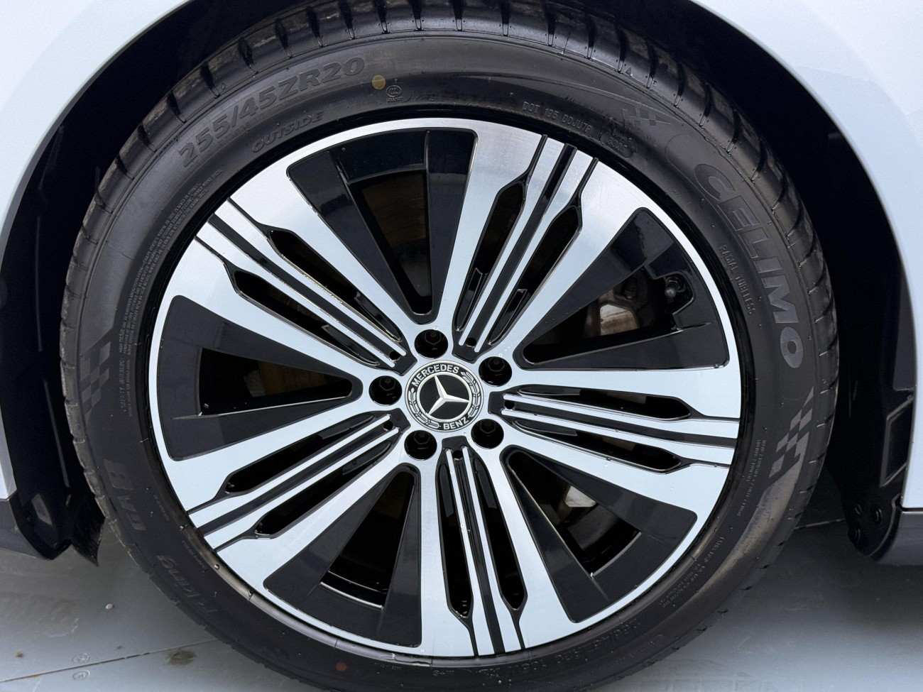 Mercedes-Benz EQS 2024