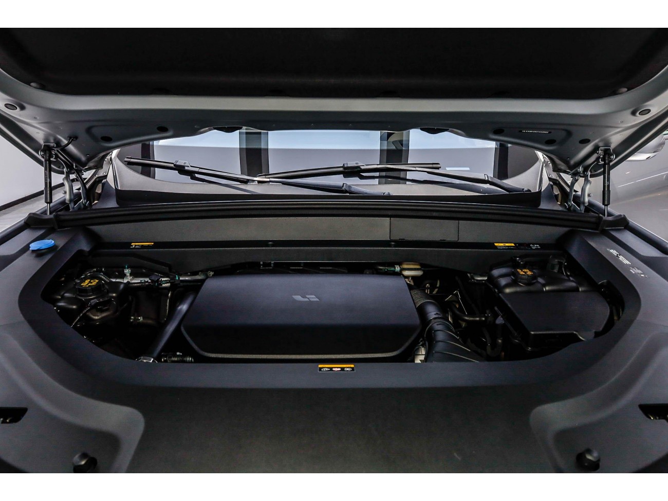 Li Auto L8 2025